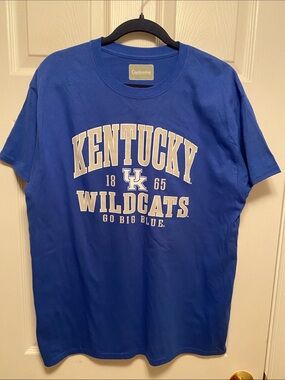 Captivating Kentucky Wildcats Royal Blue Graphic Tee…size L